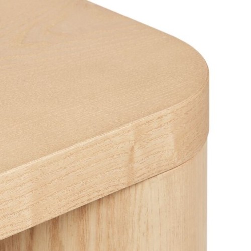 Minimalistická silueta s čistými líniami